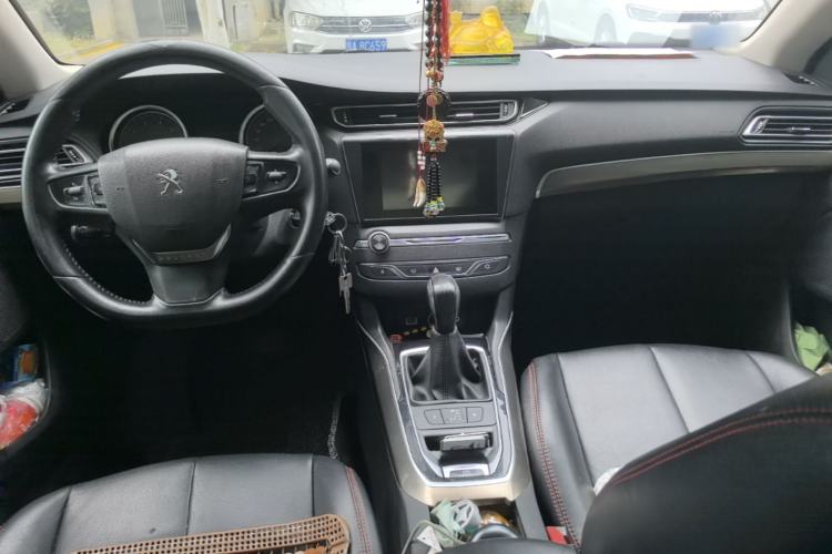 Used Peugeot 408 2016 1.6T Automatic Luxury Edition Center Console