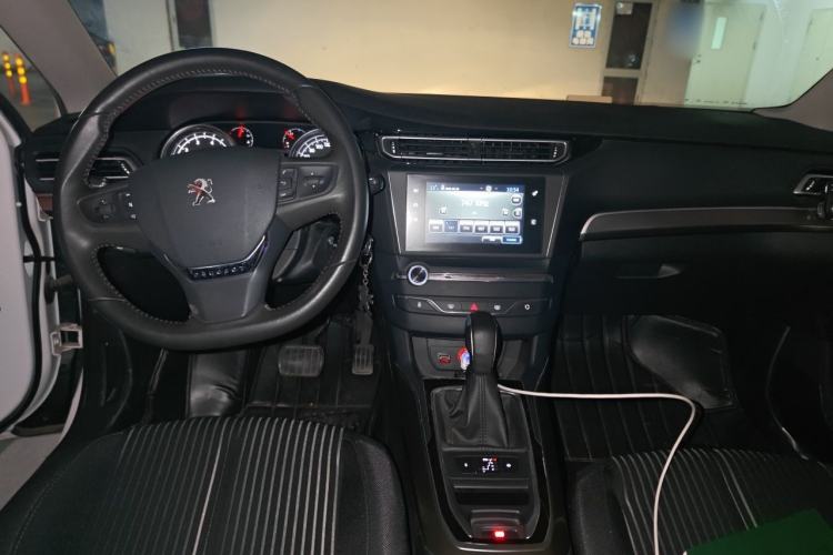Used Peugeot 408 2016 1.6T Automatic Luxury Edition Center Console