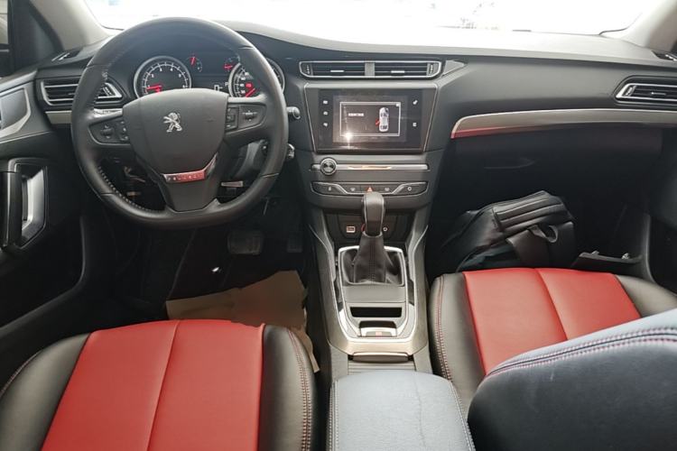 Used Peugeot 408 2016 1.6T Automatic Luxury Edition Center Console