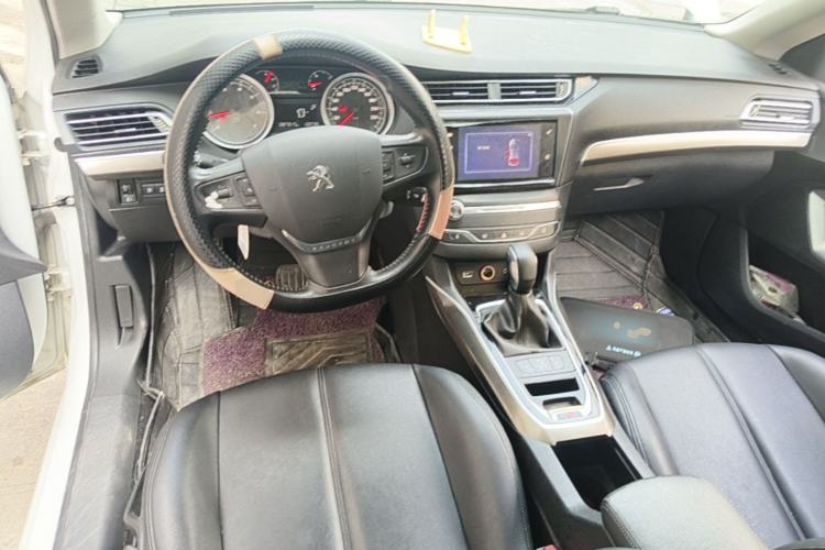 Used Peugeot 408 2016 1.6T Automatic Luxury Edition Center Console