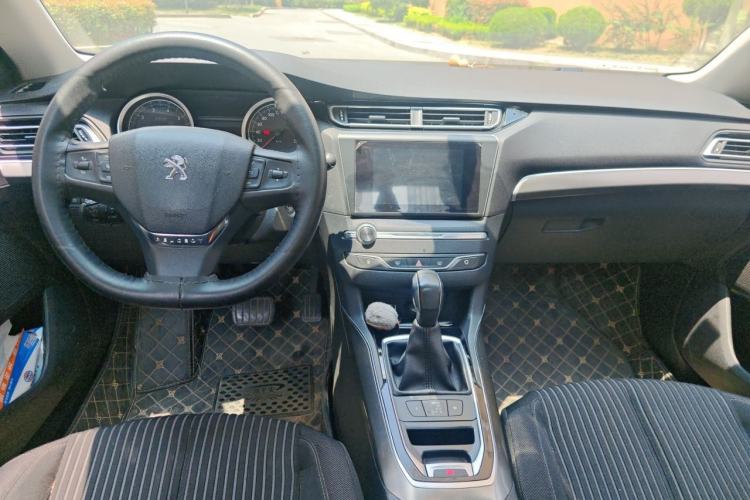Used Peugeot 408 2016 1.6T Automatic Luxury Edition Center Console