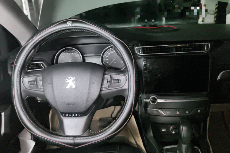 Used Peugeot 408 2016 1.6T Automatic Luxury Edition Center Console