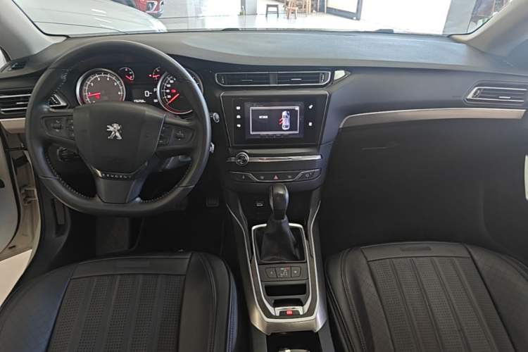 Used Peugeot 408 2016 1.6T Automatic Luxury Edition Center Console