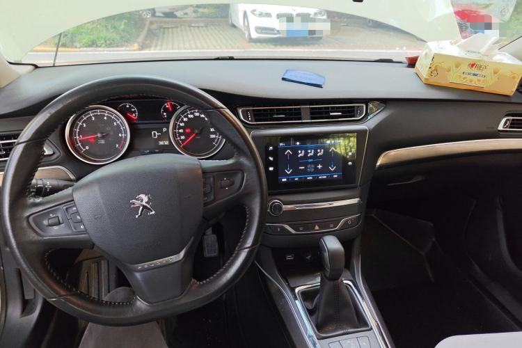 Used Peugeot 408 2016 1.6T Automatic Luxury Edition Center Console