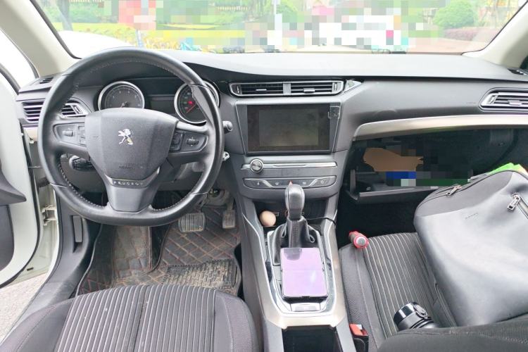 Used Peugeot 408 2016 1.6T Automatic Luxury Edition Center Console