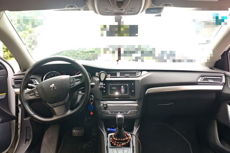Used Peugeot 408 2016 1.6T Automatic Luxury Edition Center Console