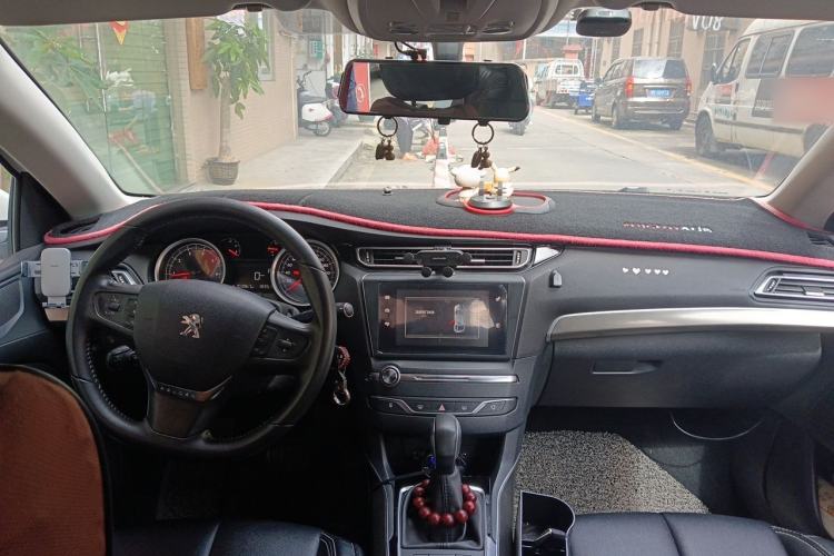 Used Peugeot 408 2016 1.6T Automatic Luxury Edition Center Console