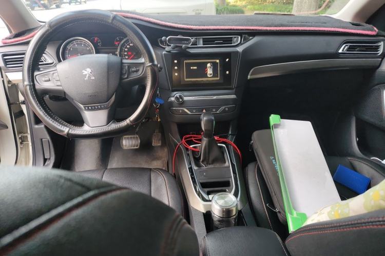 Used Peugeot 408 2016 1.6T Automatic Luxury Edition Center Console