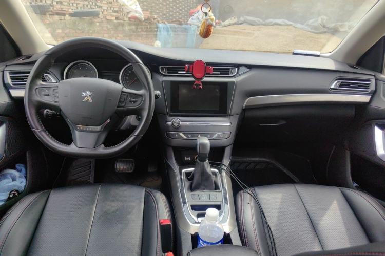 Used Peugeot 408 2016 1.6T Automatic Luxury Edition Center Console