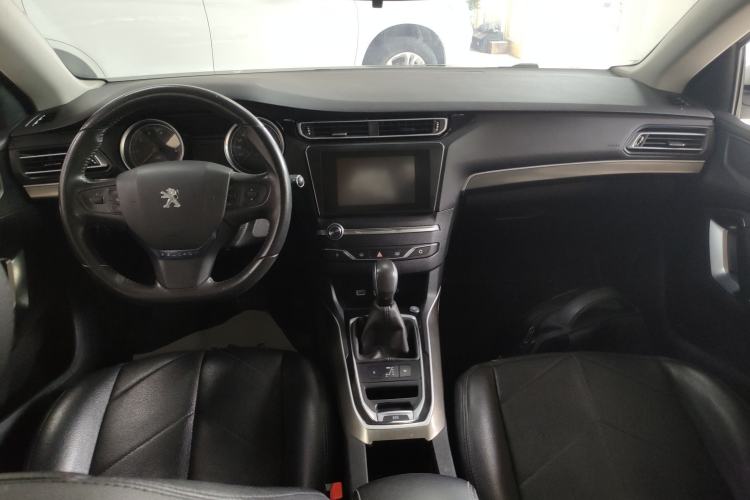 Used Peugeot 408 2016 1.6T Automatic Luxury Edition Center Console