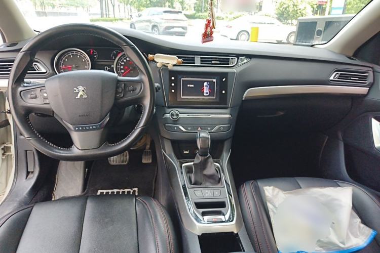 Used Peugeot 408 2016 1.6T Automatic Luxury Edition Center Console