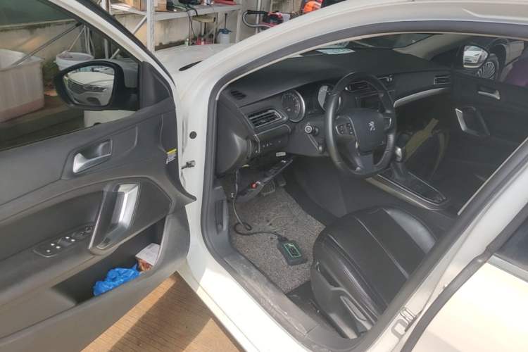 Used Peugeot 408 2016 1.6T Automatic Luxury Edition Driver Seat