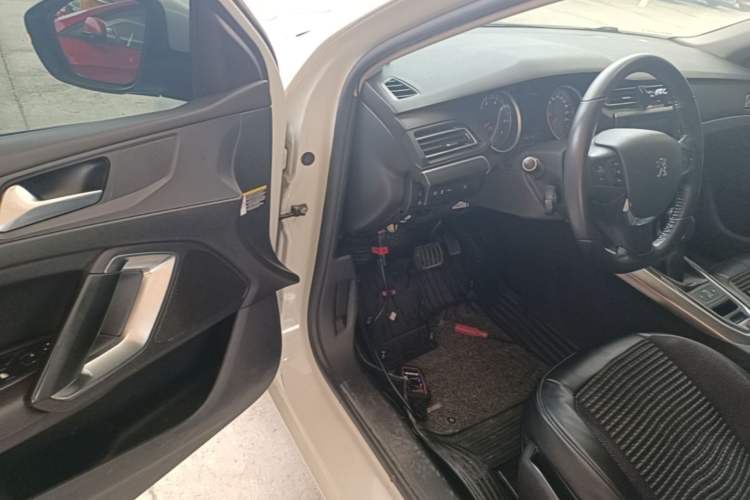 Used Peugeot 408 2016 1.6T Automatic Luxury Edition Driver Seat
