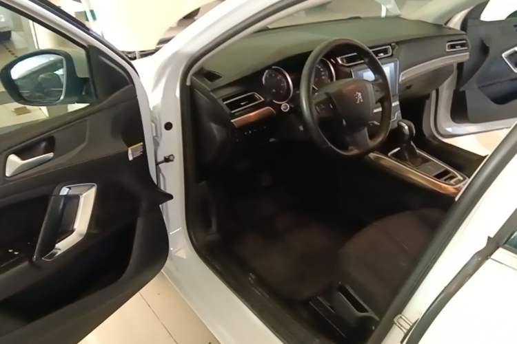 Used Peugeot 408 2016 1.6T Automatic Luxury Edition Driver Seat