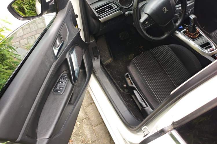 Used Peugeot 408 2016 1.6T Automatic Luxury Edition Driver Seat