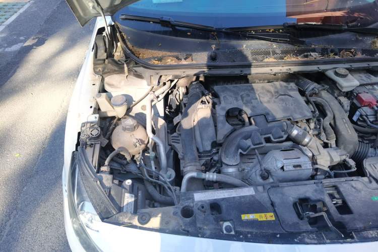 Used Peugeot 408 2016 1.6T Automatic Luxury Edition Engine Bay Right