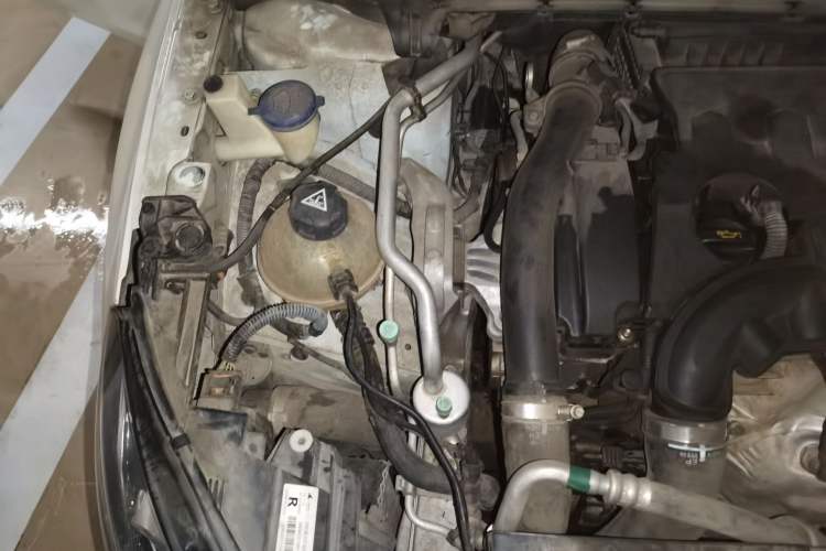 Used Peugeot 408 2016 1.6T Automatic Luxury Edition Engine Bay Right