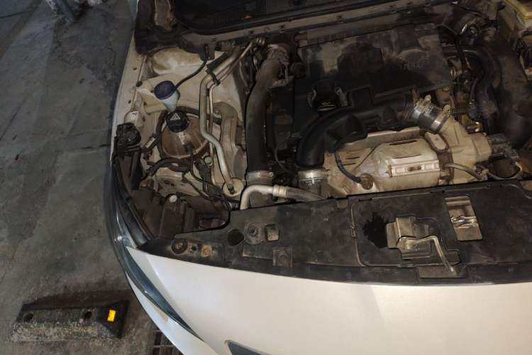 Used Peugeot 408 2016 1.6T Automatic Luxury Edition Engine Bay Right
