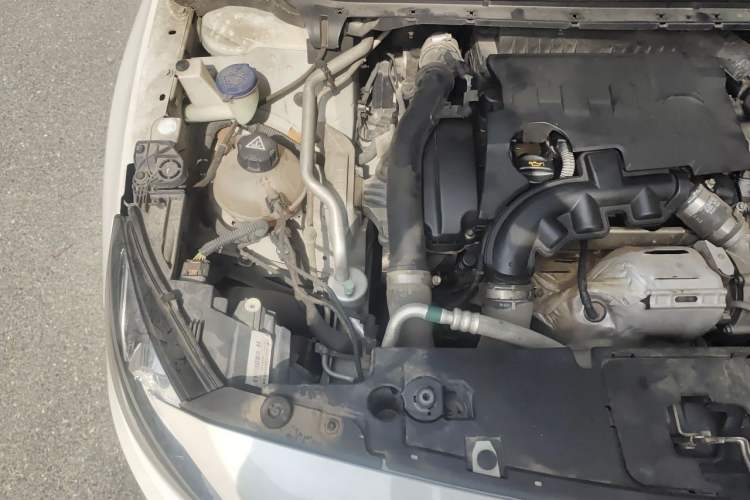 Used Peugeot 408 2016 1.6T Automatic Luxury Edition Engine Bay Right