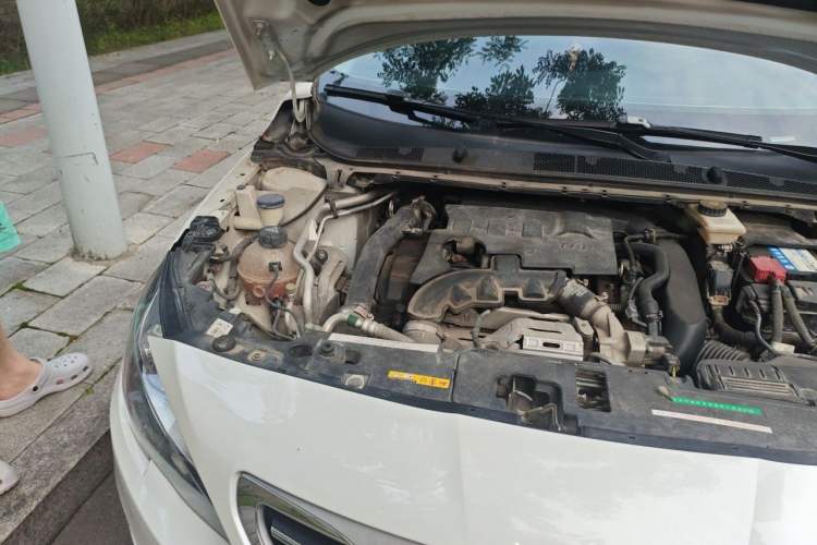 Used Peugeot 408 2016 1.6T Automatic Luxury Edition Engine Bay Right