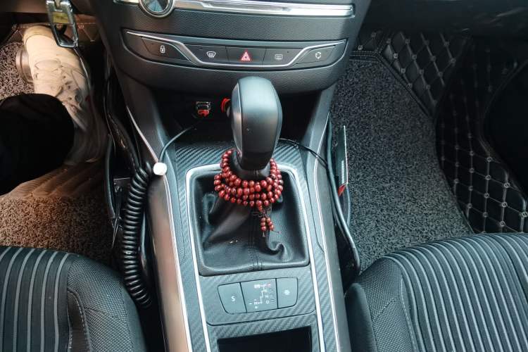Used Peugeot 408 2016 1.6T Automatic Luxury Edition Gear Lever