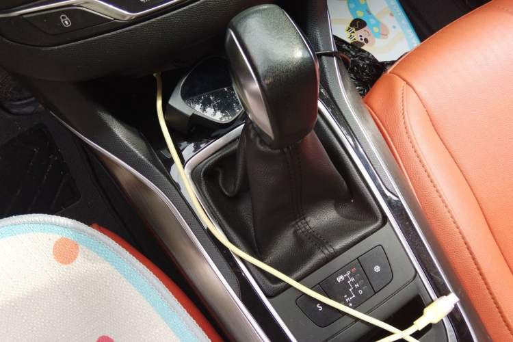 Used Peugeot 408 2016 1.6T Automatic Luxury Edition Gear Lever
