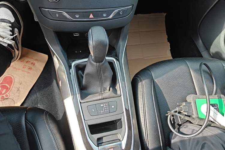 Used Peugeot 408 2016 1.6T Automatic Luxury Edition Gear Lever