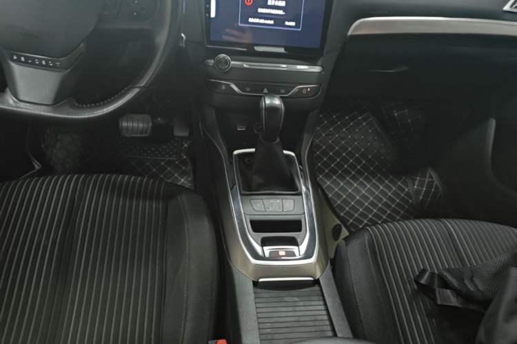 Used Peugeot 408 2016 1.6T Automatic Luxury Edition Gear Lever