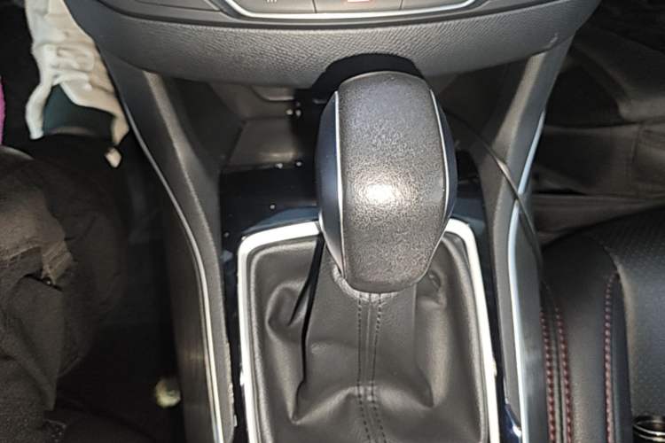 Used Peugeot 408 2016 1.6T Automatic Luxury Edition Gear Lever