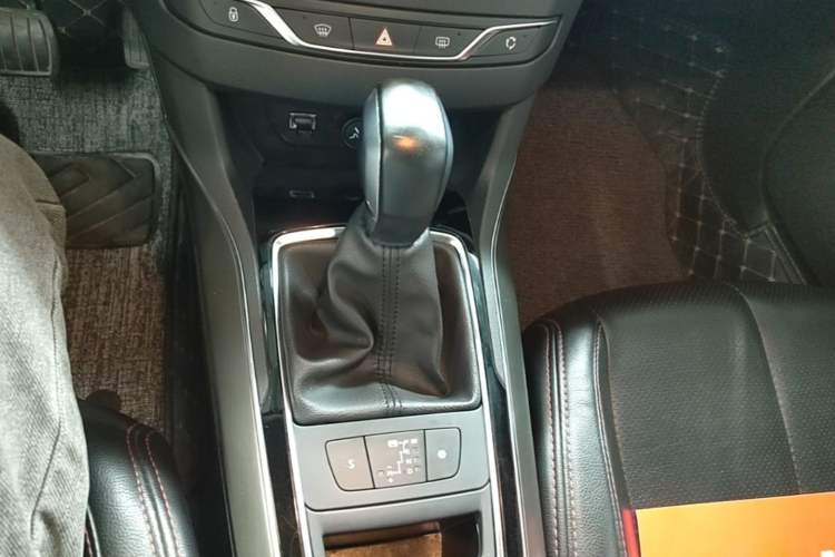 Used Peugeot 408 2016 1.6T Automatic Luxury Edition Gear Lever