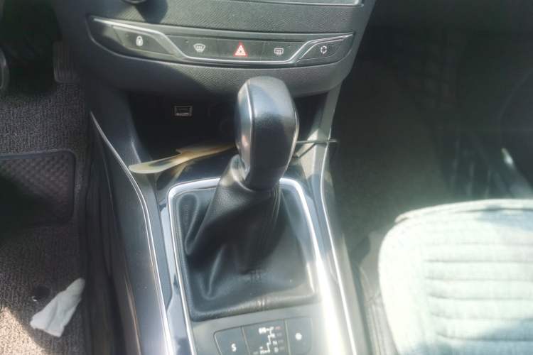 Used Peugeot 408 2016 1.6T Automatic Luxury Edition Gear Lever