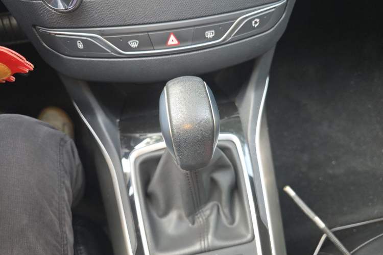 Used Peugeot 408 2016 1.6T Automatic Luxury Edition Gear Lever