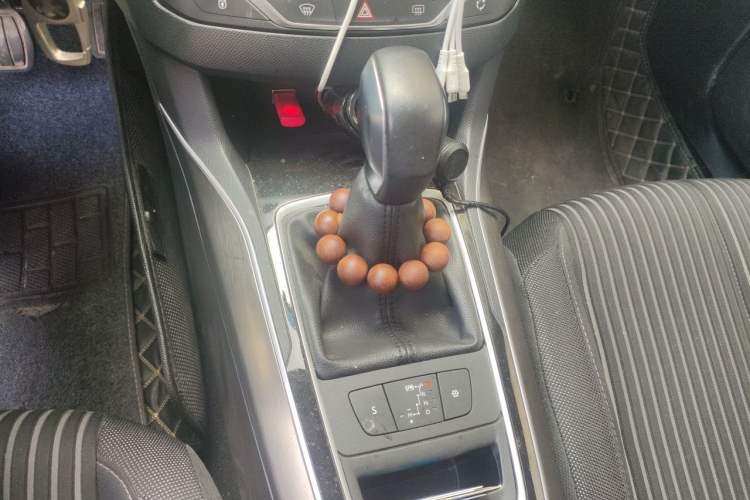 Used Peugeot 408 2016 1.6T Automatic Luxury Edition Gear Lever