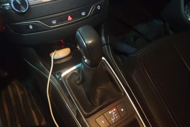 Used Peugeot 408 2016 1.6T Automatic Luxury Edition Gear Lever