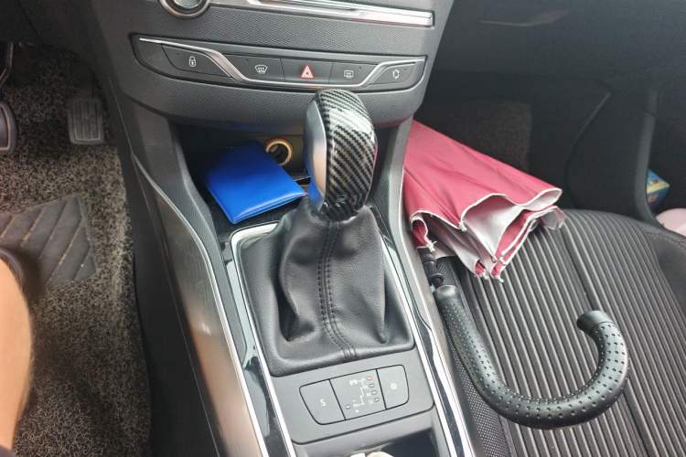 Used Peugeot 408 2016 1.6T Automatic Luxury Edition Gear Lever