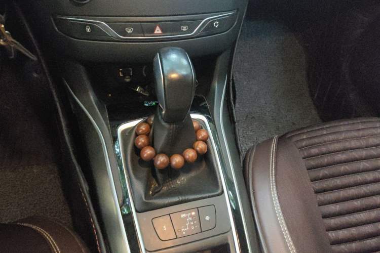 Used Peugeot 408 2016 1.6T Automatic Luxury Edition Gear Lever