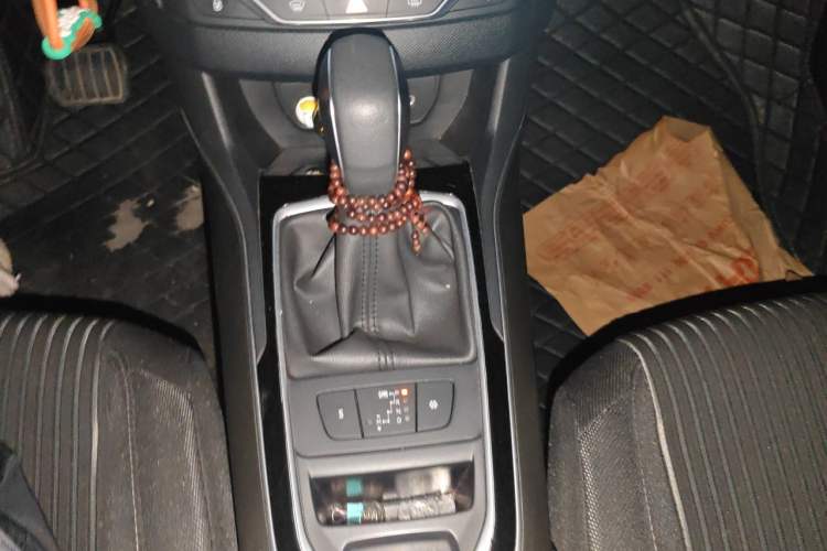 Used Peugeot 408 2016 1.6T Automatic Luxury Edition Gear Lever