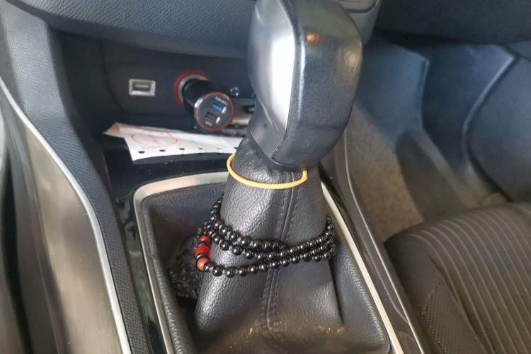 Used Peugeot 408 2016 1.6T Automatic Luxury Edition Gear Lever