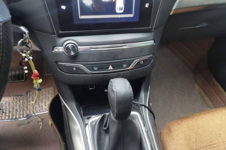 Used Peugeot 408 2016 1.6T Automatic Luxury Edition Gear Lever