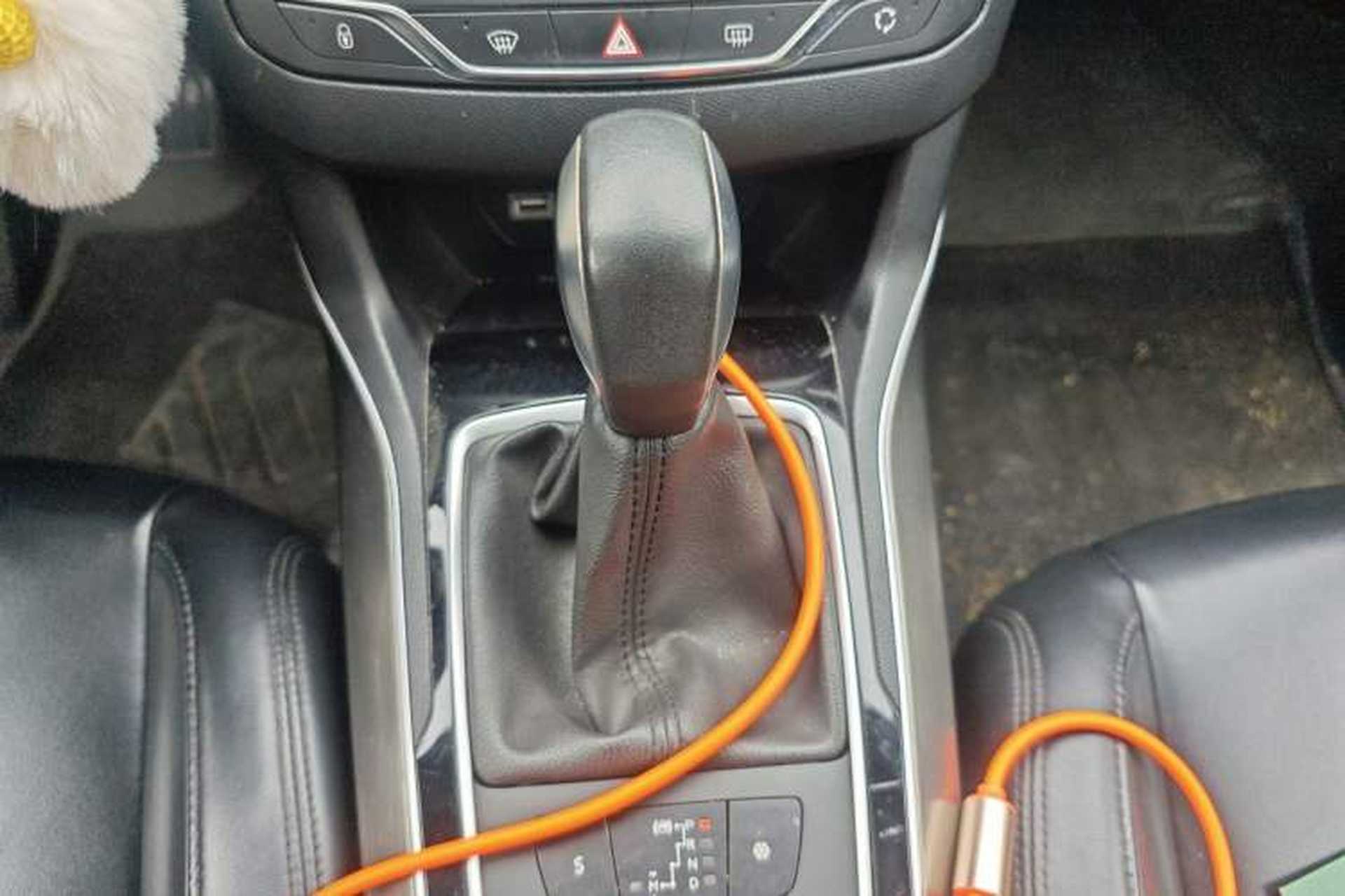 Used Peugeot 408 2016 1.6T Automatic Luxury Edition Gear Lever