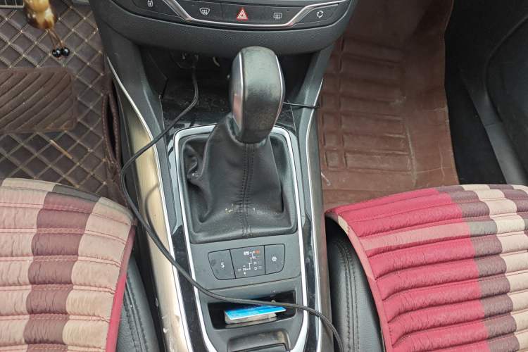 Used Peugeot 408 2016 1.6T Automatic Luxury Edition Gear Lever