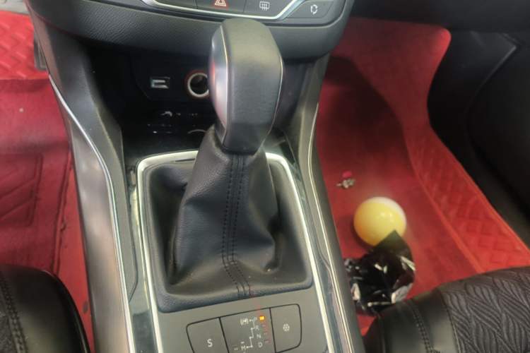 Used Peugeot 408 2016 1.6T Automatic Luxury Edition Gear Lever