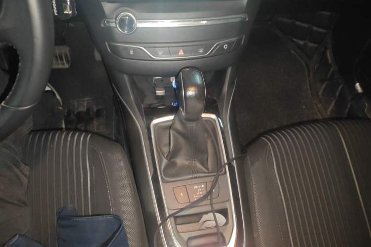 Used Peugeot 408 2016 1.6T Automatic Luxury Edition Gear Lever