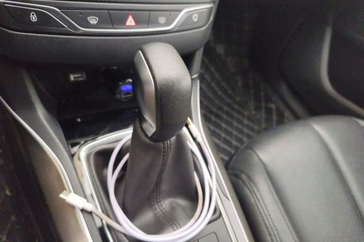 Used Peugeot 408 2016 1.6T Automatic Luxury Edition Gear Lever