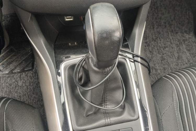 Used Peugeot 408 2016 1.6T Automatic Luxury Edition Gear Lever