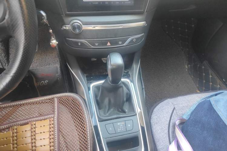 Used Peugeot 408 2016 1.6T Automatic Luxury Edition Gear Lever
