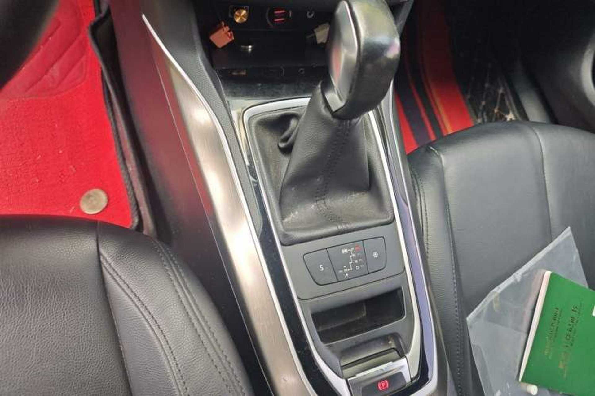 Used Peugeot 408 2016 1.6T Automatic Luxury Edition Gear Lever