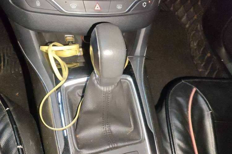 Used Peugeot 408 2016 1.6T Automatic Luxury Edition Gear Lever