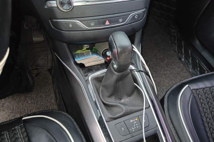 Used Peugeot 408 2016 1.6T Automatic Luxury Edition Gear Lever