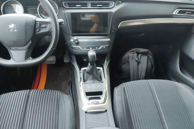 Used Peugeot 408 2016 1.6T Automatic Luxury Edition Gear Lever